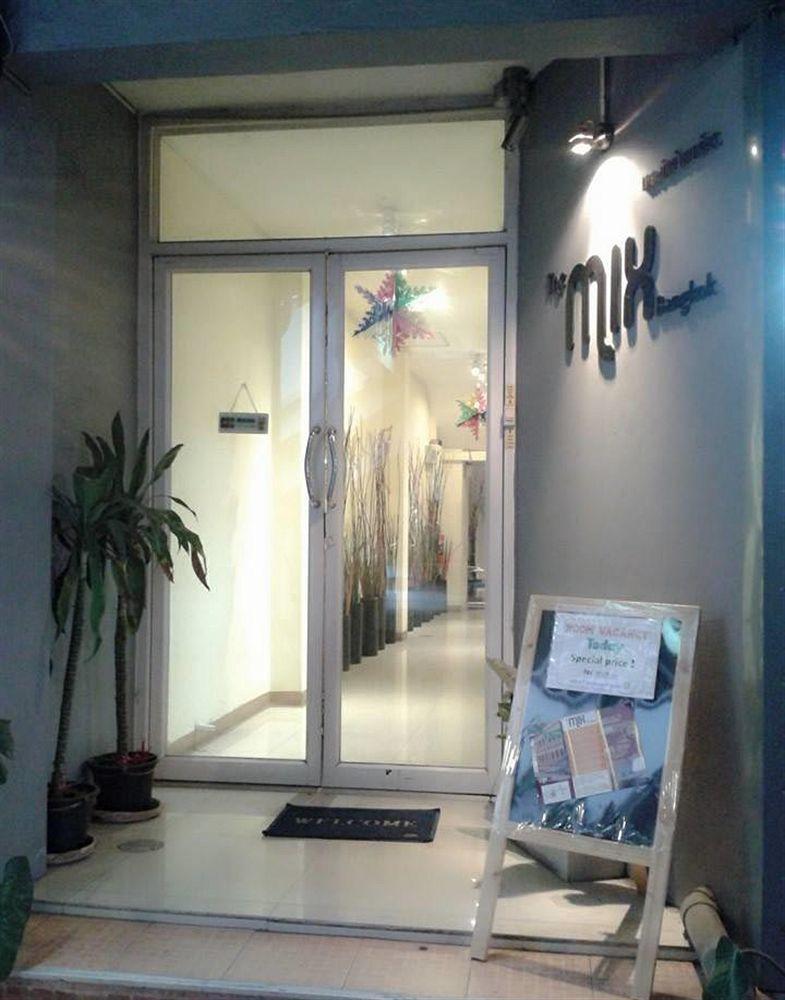 The Mix Bangkok - Bts Phrakhanong Exterior photo