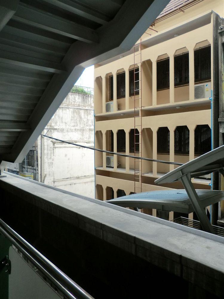 The Mix Bangkok - Bts Phrakhanong Exterior photo